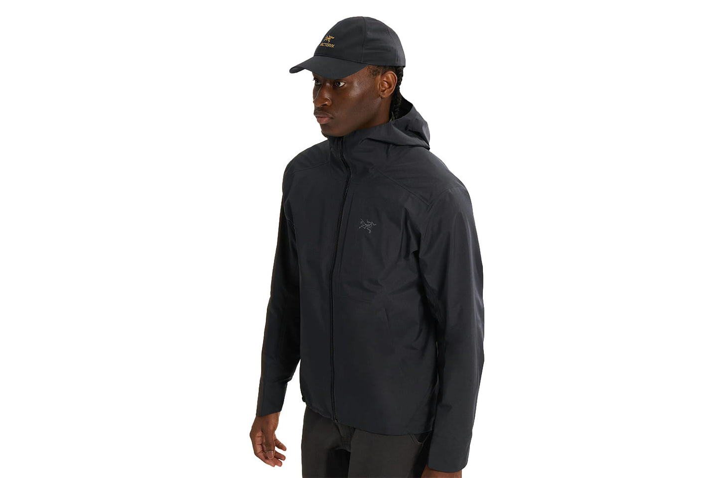 Verstellbarer Riemen und Verschluss der Arc'teryx Bird Word Cap Seitenansicht Model
