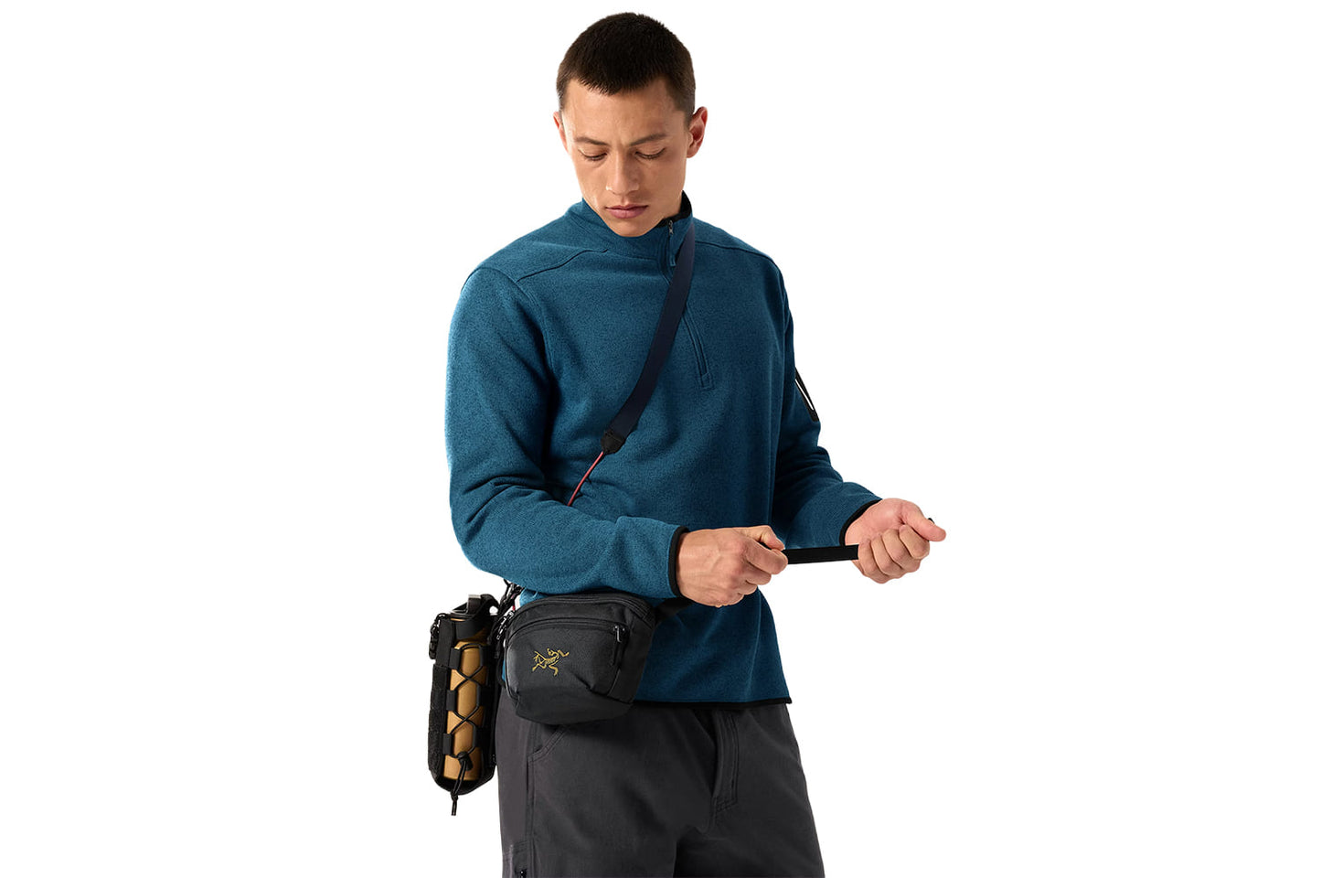 Arc'teryx Mantis 1,5L Bauchtasche schwarz als Hüfttasche getragen