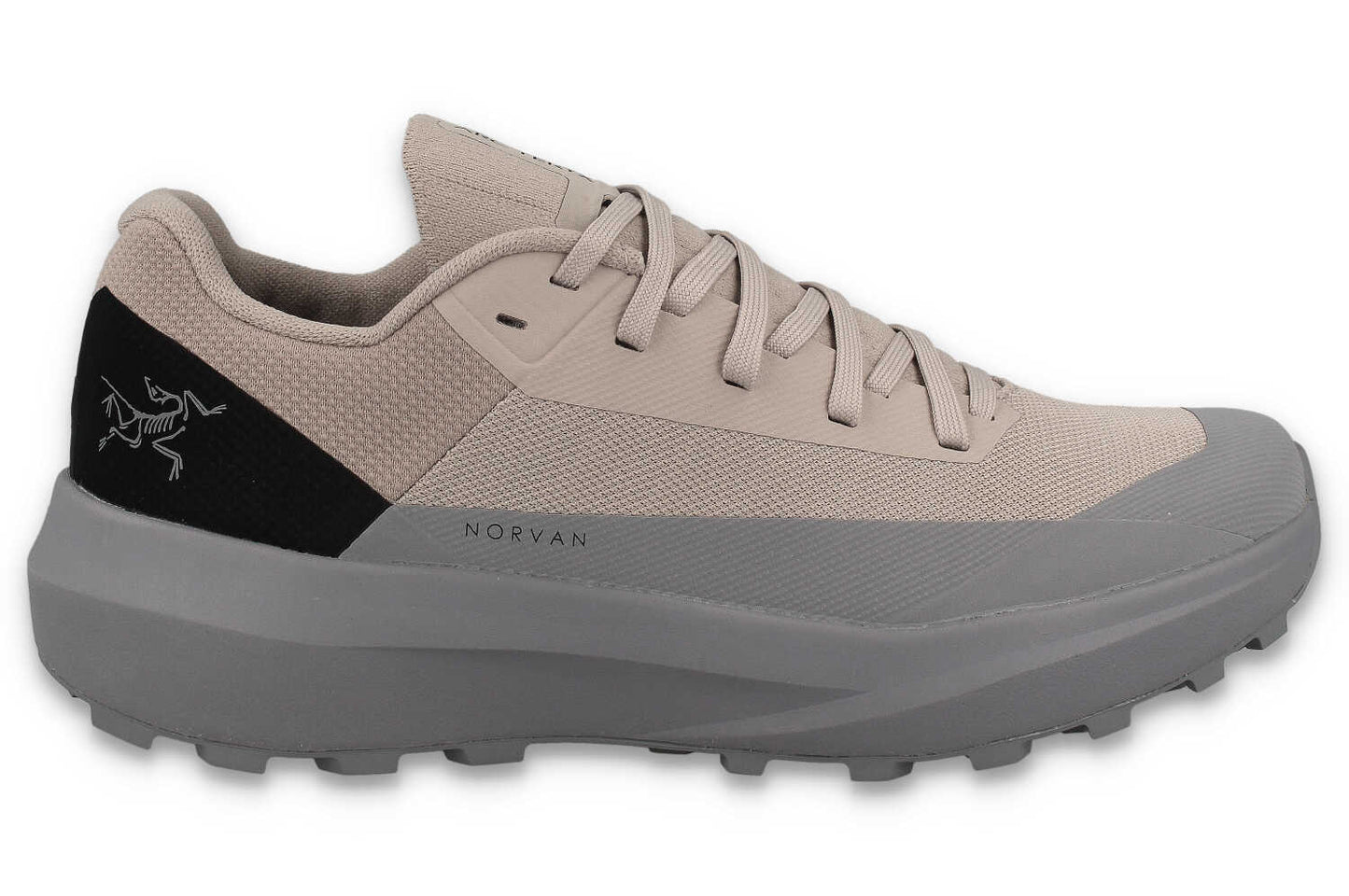 Arc'teryx Norvan LD 4 Damen Trailrunningschuh in Grau Beige – Seitenansicht