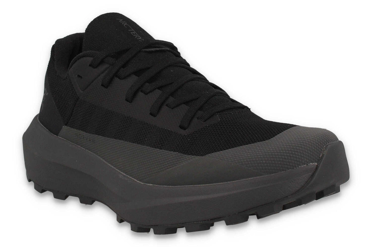 Arc'teryx Norvan LD 4 Damen Trailrunningschuh in Schwarz - Ansicht schräg vorn