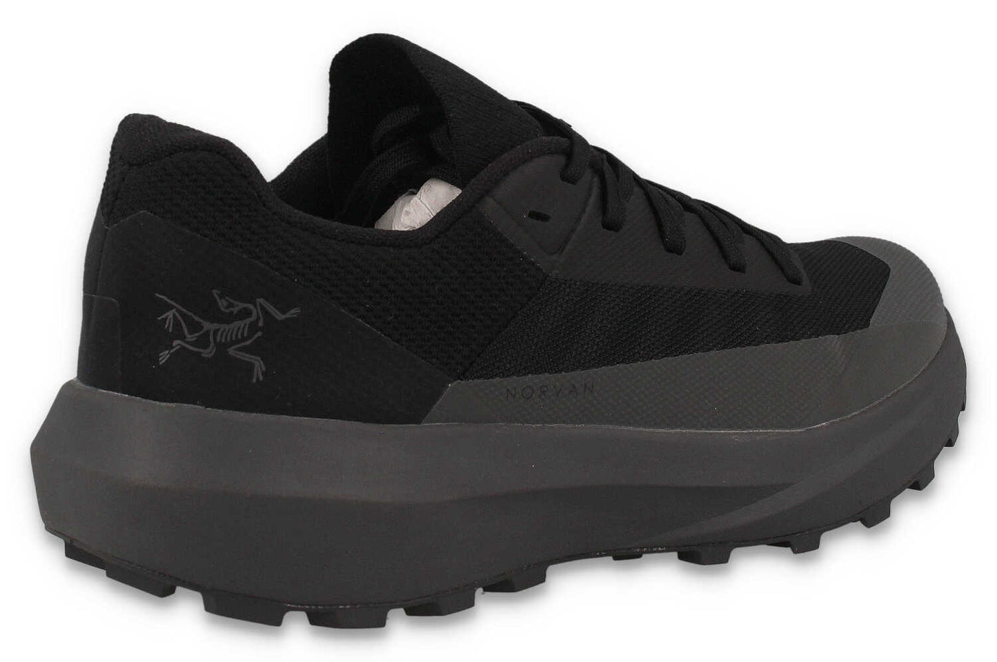 Arc'teryx Norvan LD 4 Damen Trailrunningschuh in Schwarz - Ansicht schräg hinten