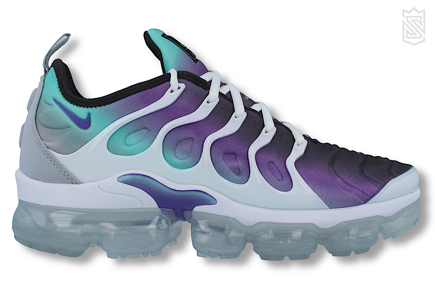 Air vapormax plus on sale on sale